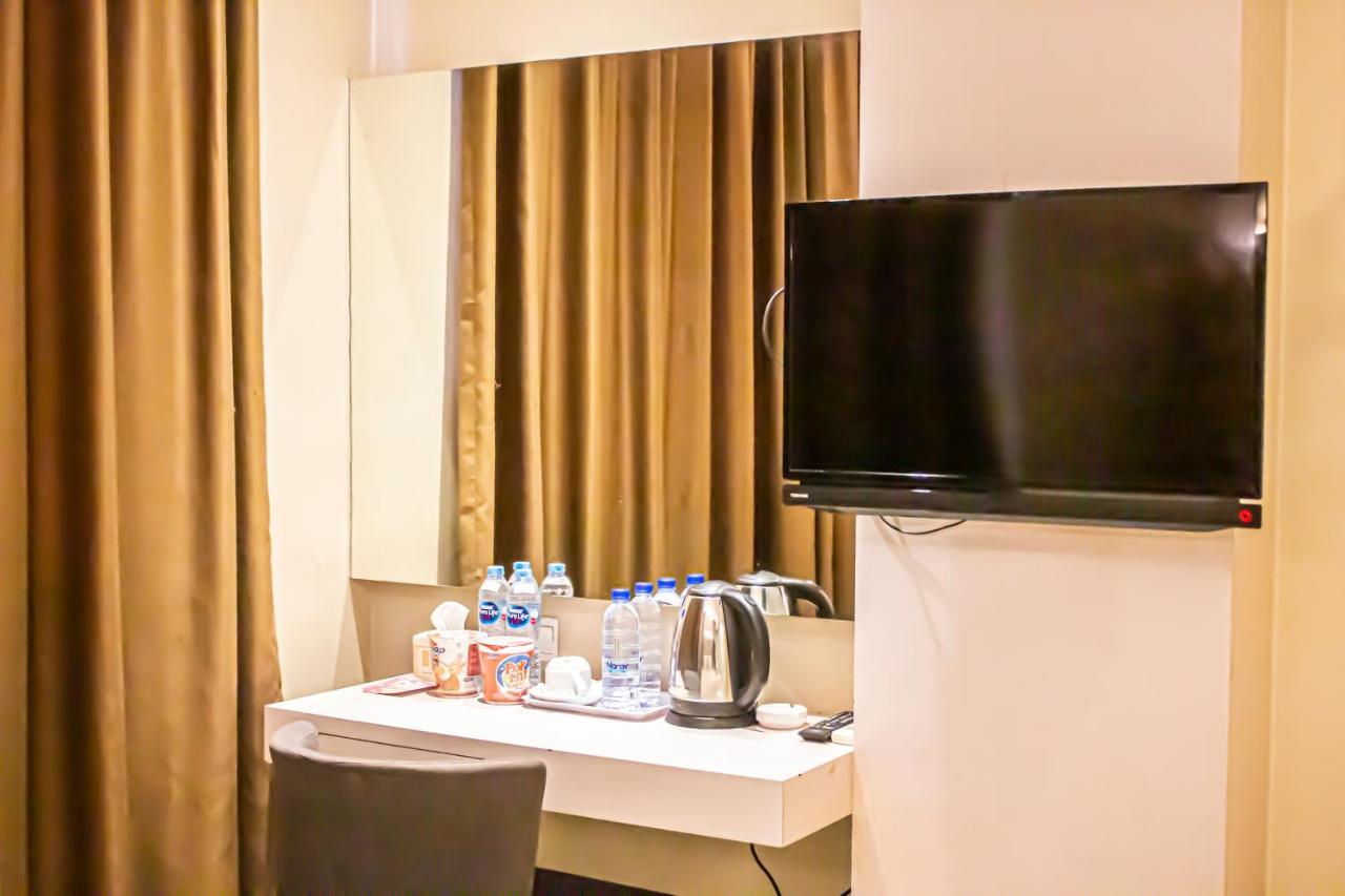 Os Hotel Airport Batam Exterior photo