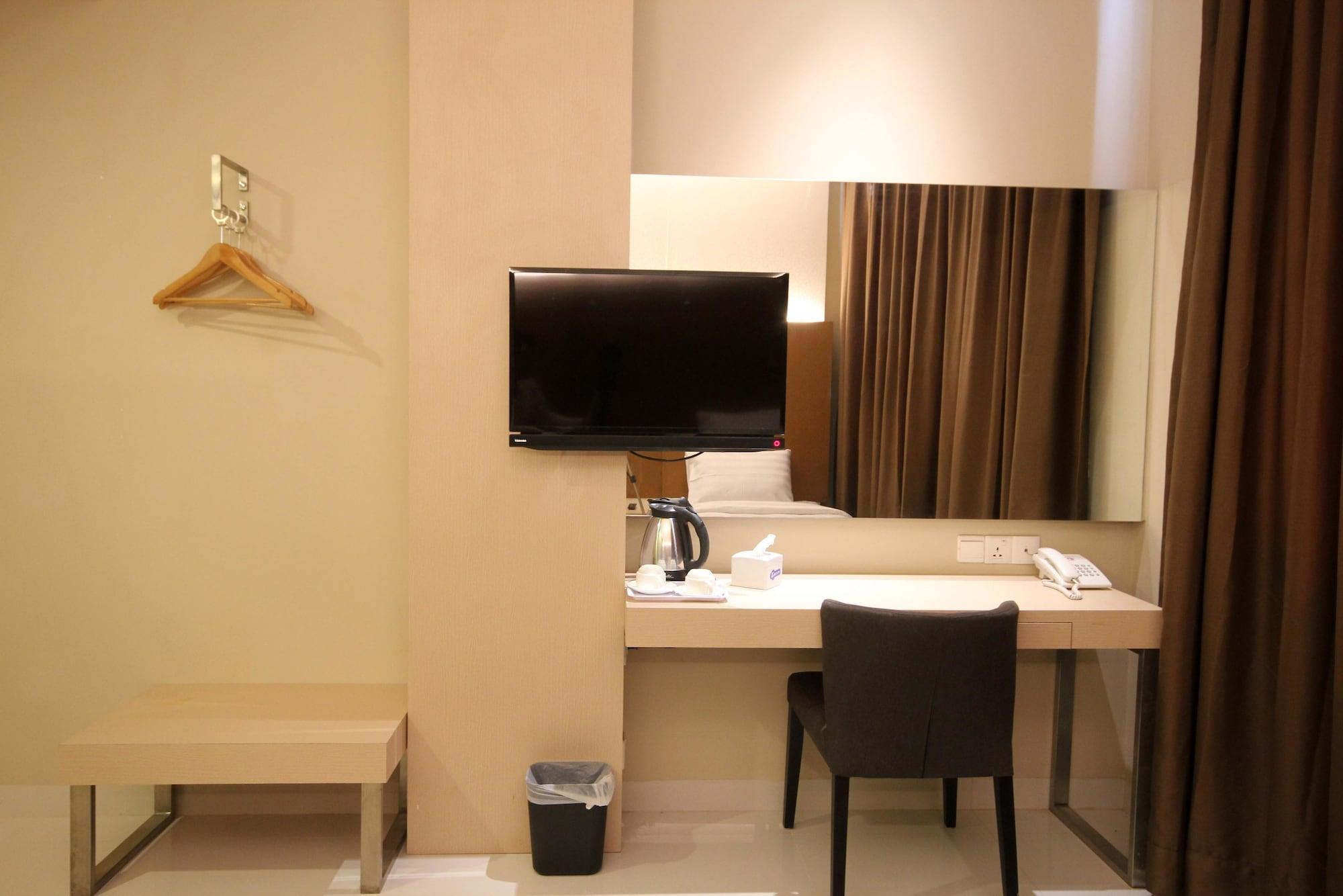 Os Hotel Airport Batam Exterior photo