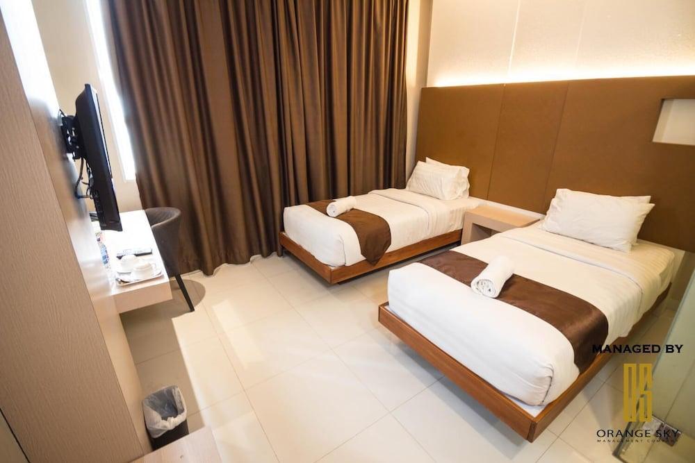 Os Hotel Airport Batam Exterior photo