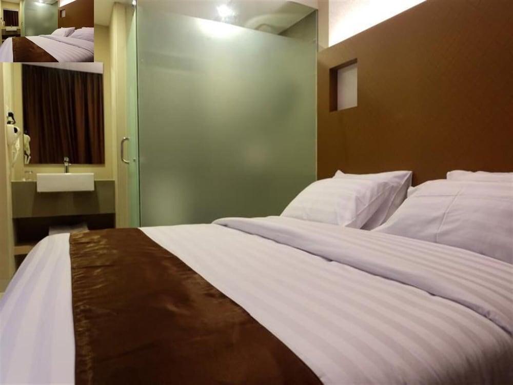 Os Hotel Airport Batam Exterior photo