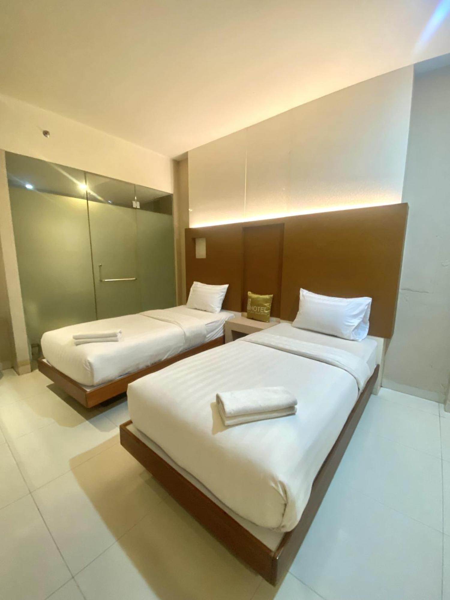 Os Hotel Airport Batam Exterior photo